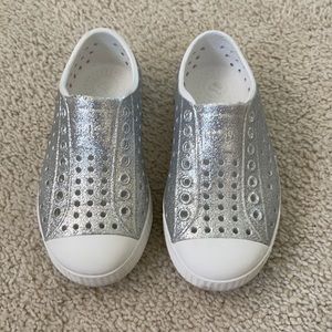 Toddler girls native shoes size 9